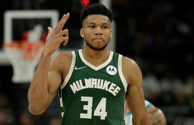 九游体育下载-大胜黄蜂雄鹿暂缓颓势 未来3战检验卫冕冠军状态