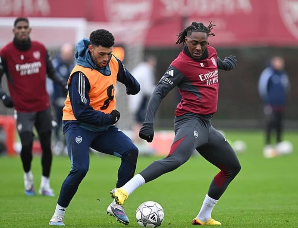 九游体育下载-邮报：张伯伦在考教练证，阿尔特塔有意让他退役后加入教练组